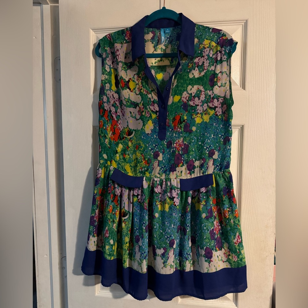 L'Amour Floral Blouse with Blue Accents